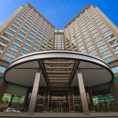 Eastin Hotel Kuala Lumpur Петалинг Джая Екстериор снимка The entrance of the hotel