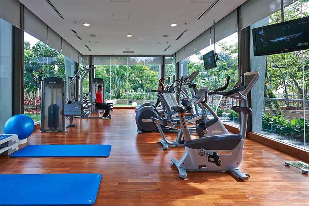 Eastin Hotel Kuala Lumpur Петалинг Джая Съоръжения снимка The gym at the hotel
