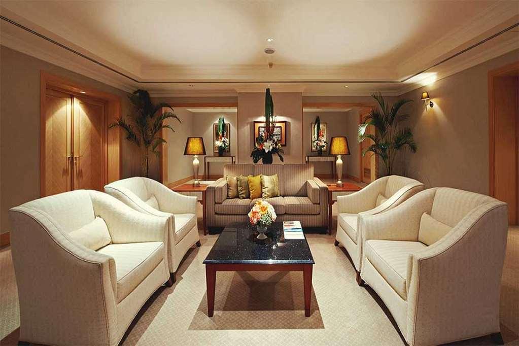 Eastin Hotel Kuala Lumpur Петалинг Джая Стая снимка The interior of the lounge