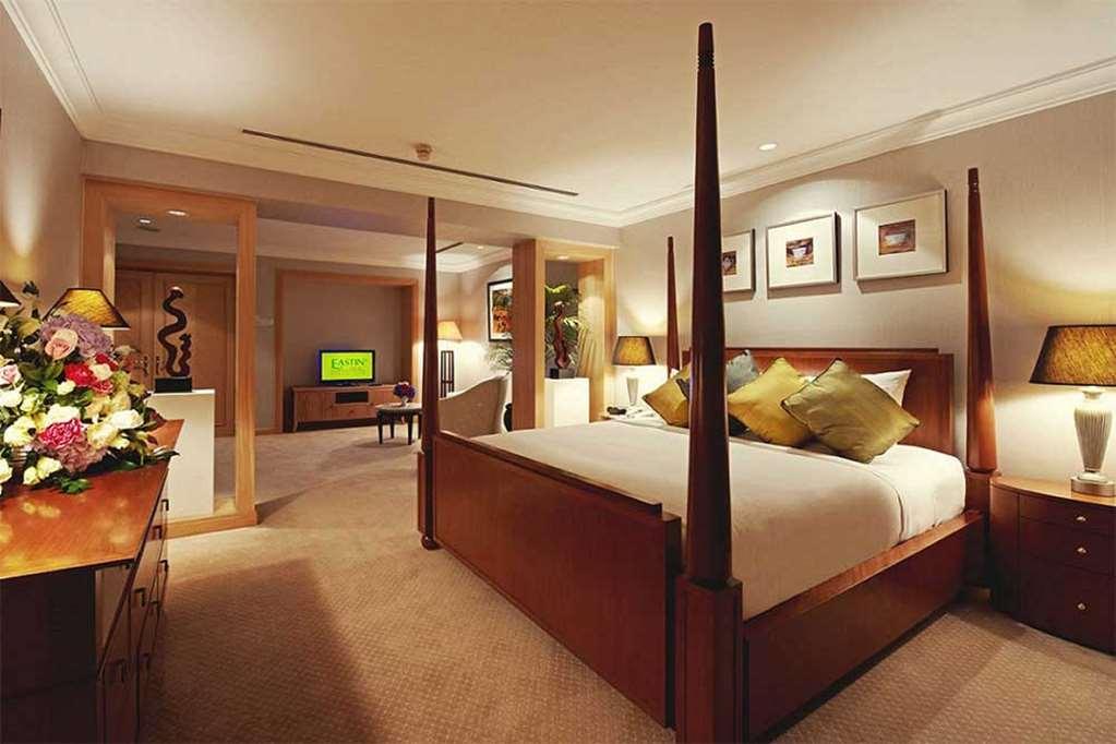 Eastin Hotel Kuala Lumpur Петалинг Джая Стая снимка A suite at the Mandarin Oriental, London