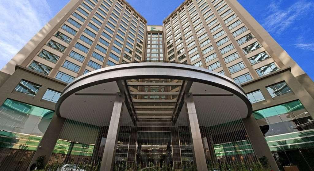 Eastin Hotel Kuala Lumpur Петалинг Джая Екстериор снимка The entrance of the hotel
