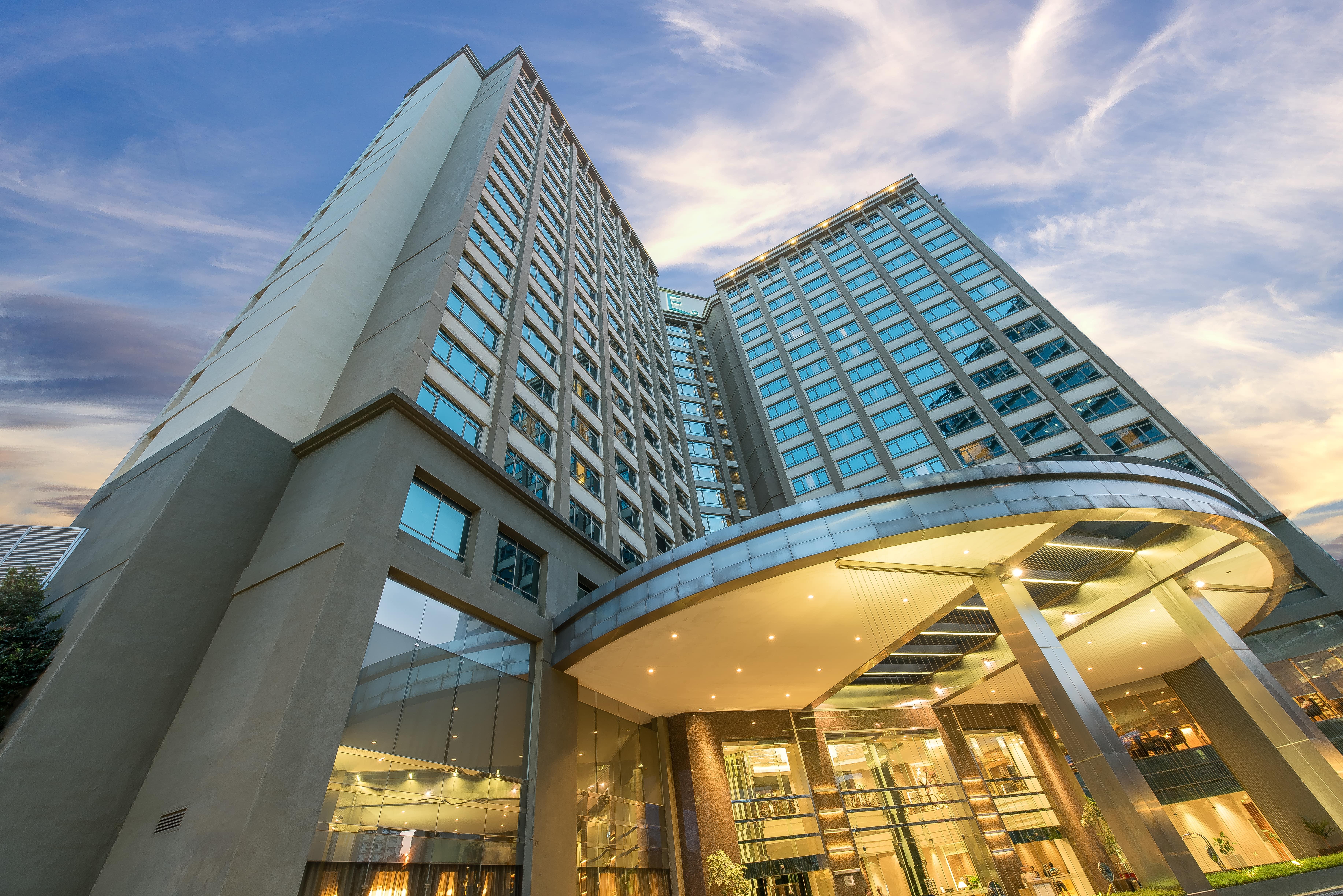 Eastin Hotel Kuala Lumpur Петалинг Джая Екстериор снимка The hotel's main entrance