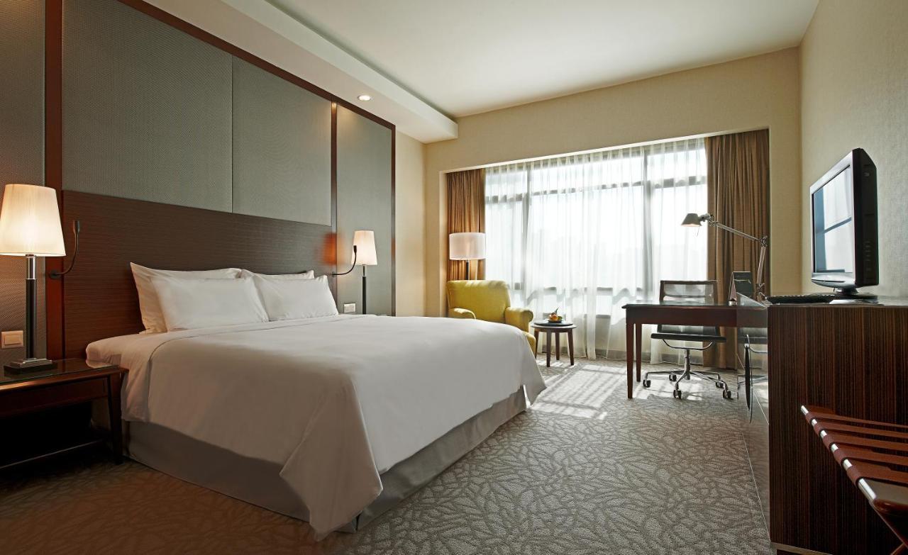 Eastin Hotel Kuala Lumpur Петалинг Джая Екстериор снимка Deluxe Room