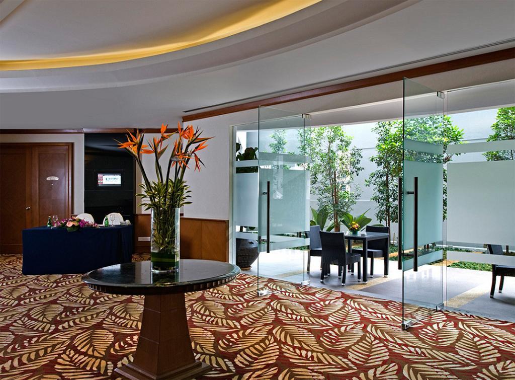 Eastin Hotel Kuala Lumpur Петалинг Джая Екстериор снимка The interior of a suite at the Mandarin Oriental, Kuala Lumpur