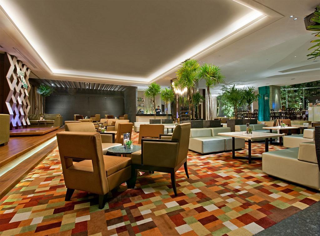 Eastin Hotel Kuala Lumpur Петалинг Джая Екстериор снимка The lobby of the hotel