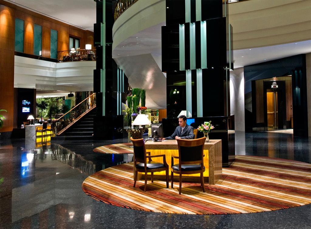 Eastin Hotel Kuala Lumpur Петалинг Джая Екстериор снимка The lobby of the hotel
