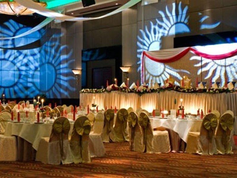 Eastin Hotel Kuala Lumpur Петалинг Джая Екстериор снимка A wedding reception at a hotel